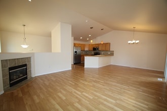 11438 Spyglass Hill Cir in Anchorage, AK - Foto de edificio - Building Photo