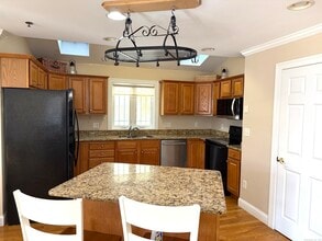 55 Stetson Pl in Danbury, CT - Building Photo - Building Photo