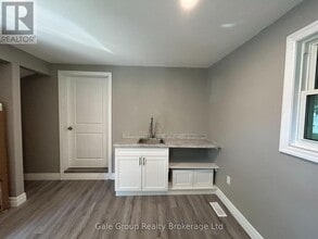 74 Huron St in Woodstock, ON - Building Photo - Building Photo