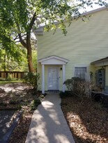 3359 E Olive Rd, Unit 11B in Pensacola, FL - Building Photo