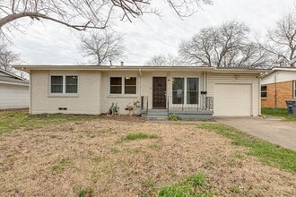 9621 Rustown Dr in Dallas, TX - Foto de edificio - Building Photo