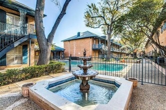 6015 E University Blvd in Dallas, TX - Building Photo - Building Photo