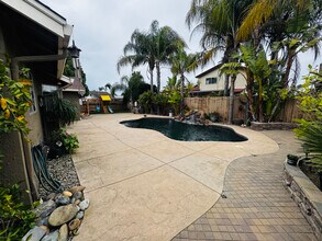 571 Reisling Ct in Manteca, CA - Building Photo - Building Photo