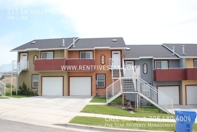 233 La Valle Strada Ln in Pocatello, ID - Building Photo