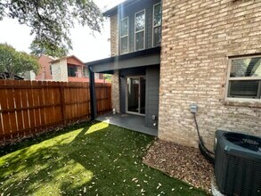 2718 Old Field Dr in San Antonio, TX - Building Photo - Building Photo