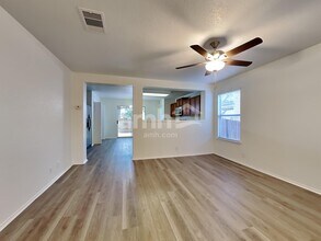 825 Barrel Point in San Antonio, TX - Building Photo - Building Photo