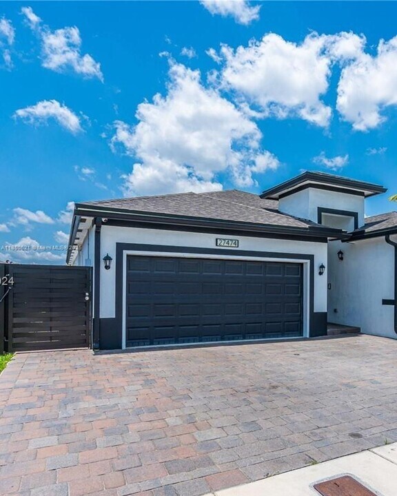 27474 SW 133rd Path in Naranja, FL - Building Photo