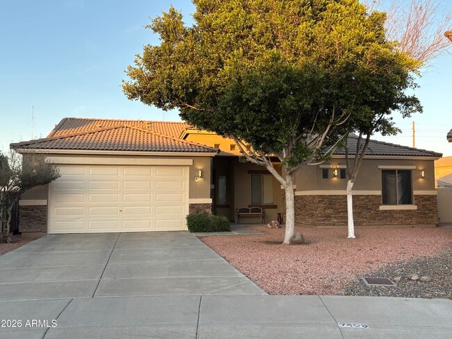 7408 W Wolf St in Phoenix, AZ - Building Photo - Building Photo