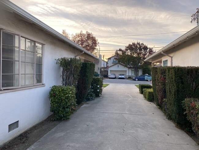 property at 424 S Frances St