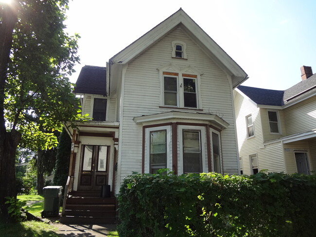 97 Ambrose St in Rochester, NY - Building Photo - Building Photo