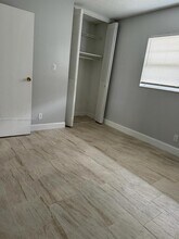 5000 NW 36th St, Unit 402 in Lauderdale Lakes, FL - Building Photo - Building Photo