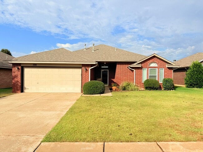 700 Eastview Dr