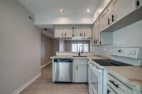 9025 Rue Cambon St photo'