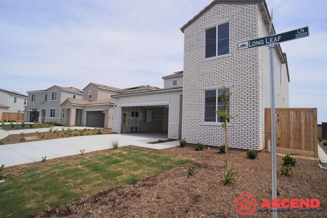 property at 3108 Long Leaf Ln