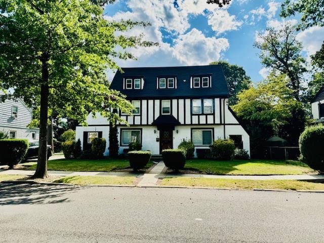 property at 112-42-112176 176th St