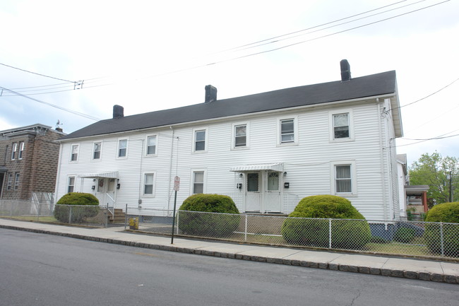 189-195 Patterson St in Perth Amboy, NJ - Building Photo - Building Photo