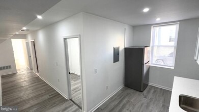 1621 N 33rd St in Philadelphia, PA - Foto de edificio - Building Photo