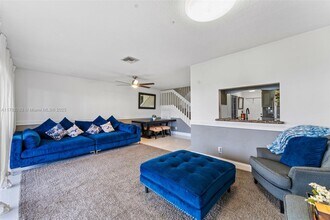 2852 NW 80th Ave in Sunrise, FL - Building Photo - Building Photo