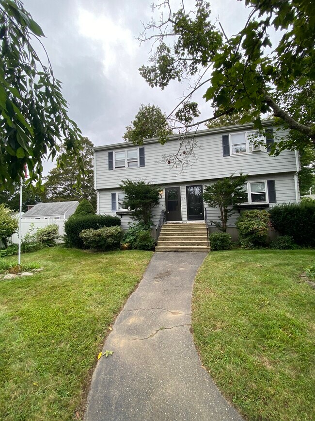 32 Jennifer Ln Rentals in Peabody, MA