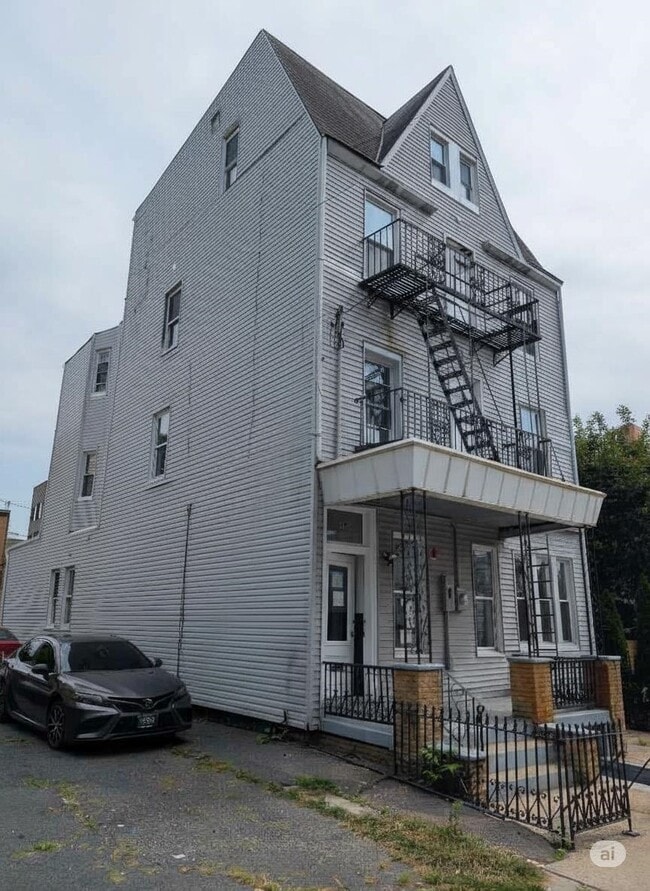 10 Sherman Pl in Jersey City, NJ - Building Photo - Building Photo