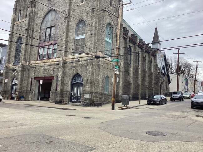 151 W Salaignac St, Unit G in Philadelphia, PA - Building Photo - Building Photo