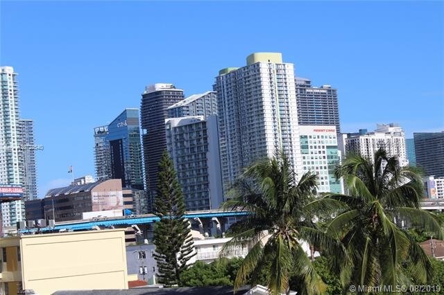 501 SW 1st St-Unit -512 in Miami, FL - Building Photo - Building Photo