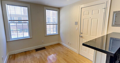 61 Joy St, Unit 1 in Boston, MA - Foto de edificio - Building Photo