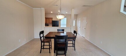 8007 Ellinger Ln in Houston, TX - Building Photo - Building Photo
