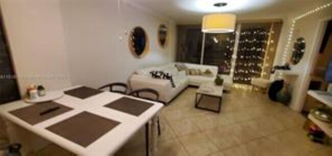 110 Royal Park Dr, Unit 1H in Oakland Park, FL - Foto de edificio - Building Photo