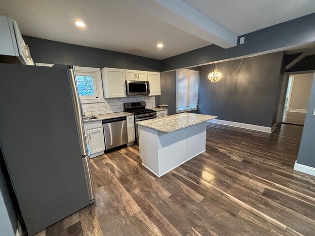 4200 Whitman Ave in Cleveland, OH - Foto de edificio - Building Photo