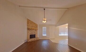 6057 Burchill Rd in Fort Worth, TX - Building Photo - Building Photo