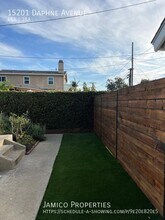 15201 Daphne Ave in Gardena, CA - Foto de edificio - Building Photo