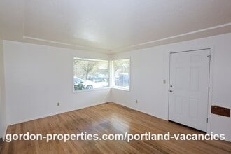 1177 NE 65th Ave in Portland, OR - Building Photo - Building Photo