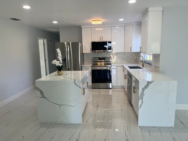 property at 1720 SW 13th St