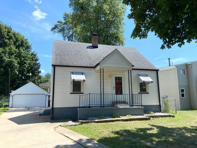 property at 3118 N Finnell Ave