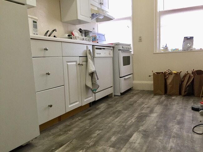 1982 Commonwealth Ave, Unit 9 in Boston, MA - Building Photo - Building Photo