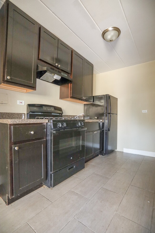 7301 N Ridge Blvd in Chicago, IL - Building Photo - Building Photo
