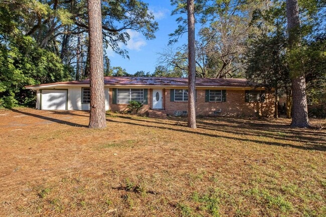 1902 Sunset Ln in Tallahassee, FL - Building Photo - Building Photo