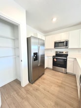 32508 Midsummer Night Ln in Wesley Chapel, FL - Foto de edificio - Building Photo