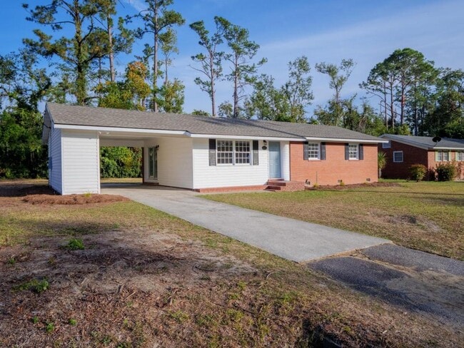 2323 Frederick Pl in Valdosta, GA - Building Photo - Building Photo