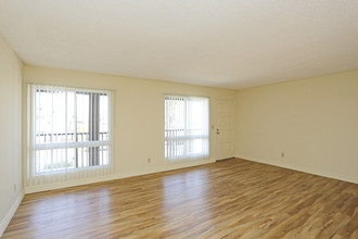 Imperial Palms Apartments in Imperial Beach, CA - Foto de edificio - Interior Photo