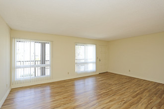 Imperial Palms Apartments in Imperial Beach, CA - Building Photo - Interior Photo