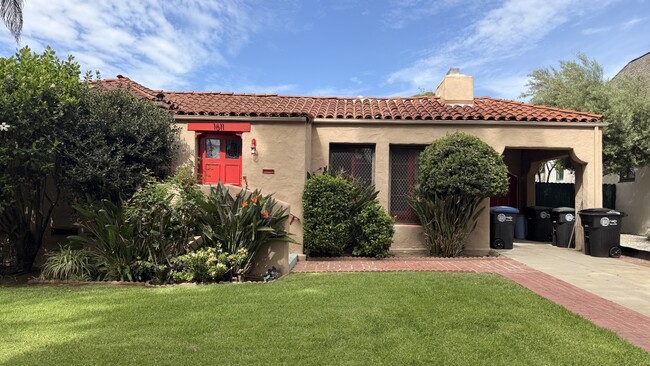 property at 1611 Idlewood Rd