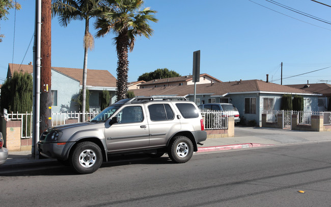 4853 Elizabeth St in Bell, CA - Building Photo - Building Photo