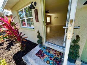 1232 Sasoon Ave in Orlando, FL - Building Photo - Building Photo