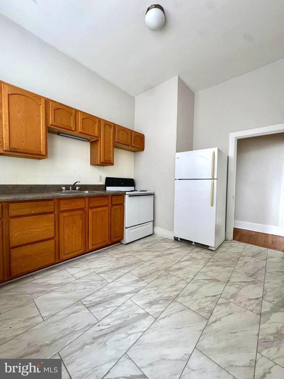 property at 1 Dickinson St