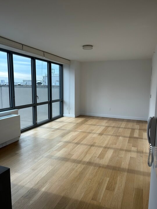 366 W 46th St, Unit 3 in New York, NY - Building Photo