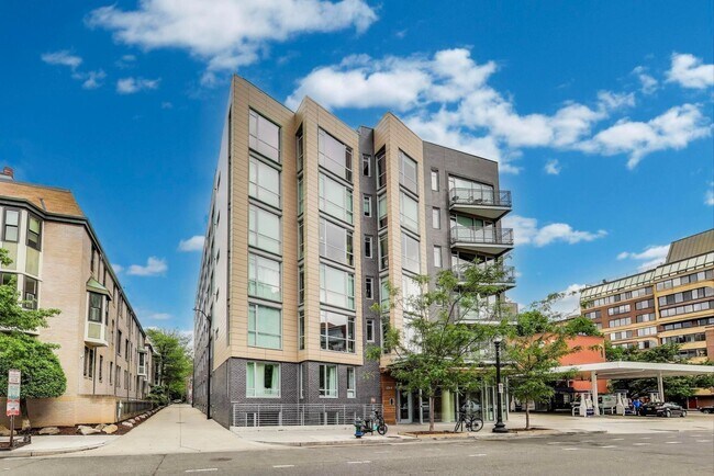 1311 13th St NW in Washington, DC - Foto de edificio - Building Photo