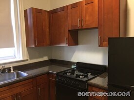 66 Chiswick Rd, Unit 6 in Boston, MA - Building Photo