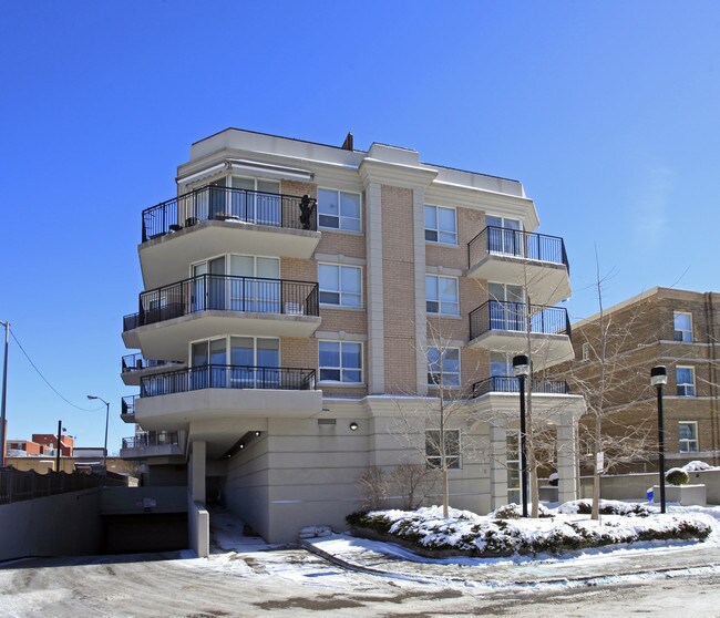 55 Lorindale Ave in Toronto, ON - Building Photo - Building Photo